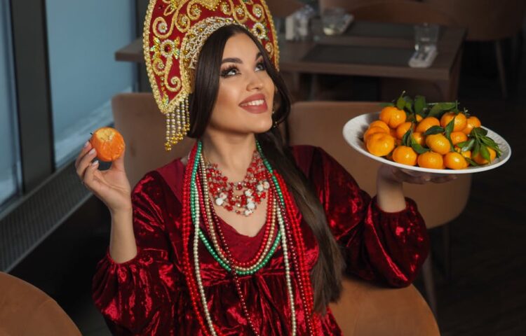 découvrez notre collection d'accessoires de mode russes, mélange parfait de traditions artisanales et de tendances contemporaines. embellissez votre style avec des pièces uniques qui évoquent l'élégance et l'originalité de la mode russe.