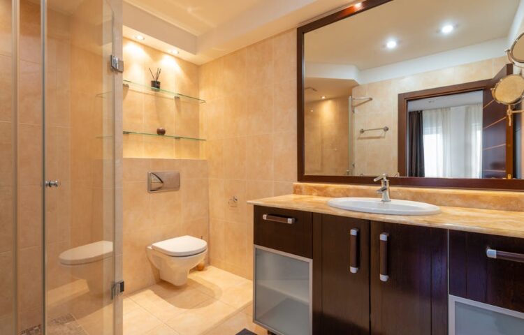 découvrez notre sélection d'accessoires de douche pour transformer votre espace de bain en un sanctuaire de confort et de style. des porte-savons élégants aux rideaux de douche tendance, trouvez tout ce qu'il vous faut pour embellir votre routine quotidienne.